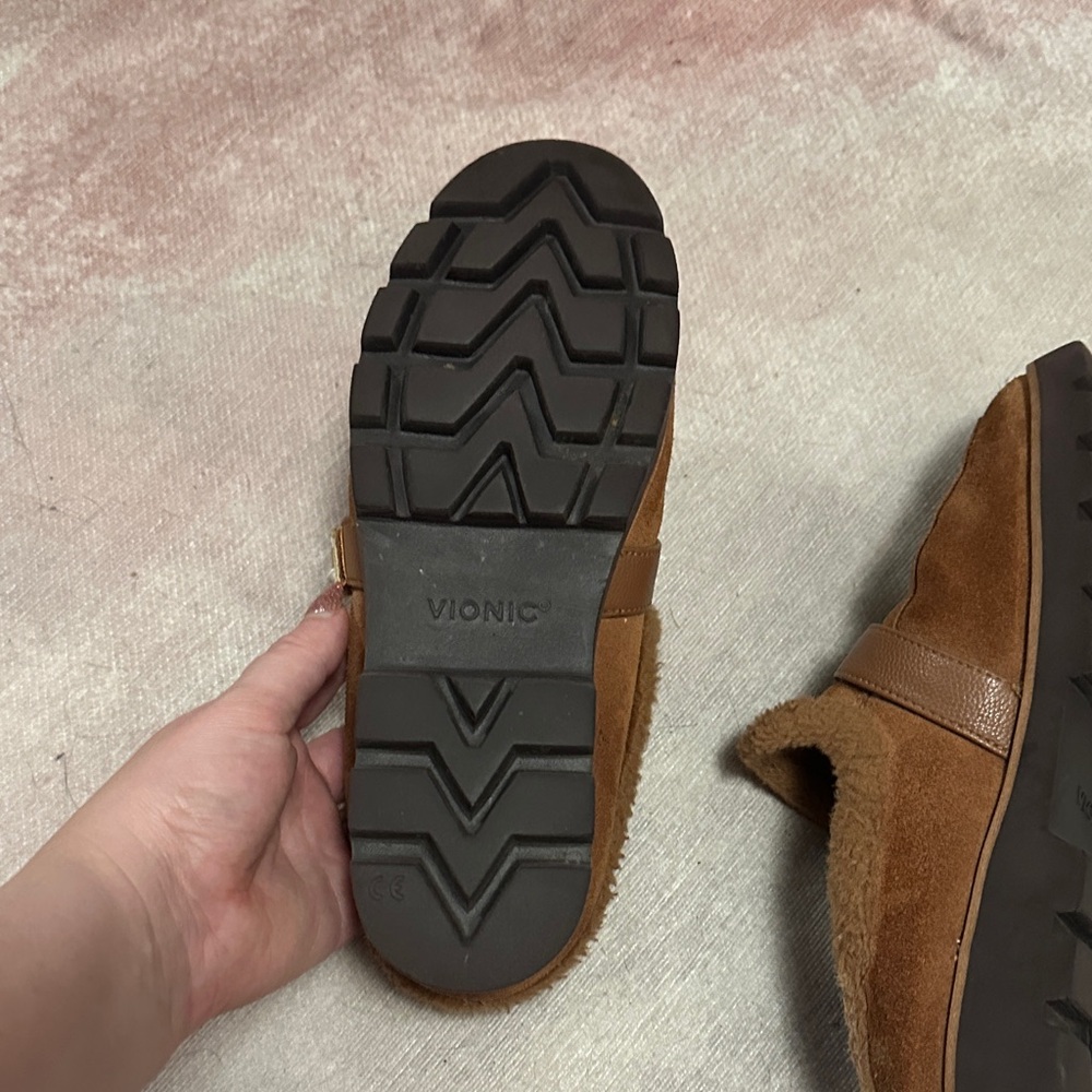 Vionic Slippers - Picture 2 of 5